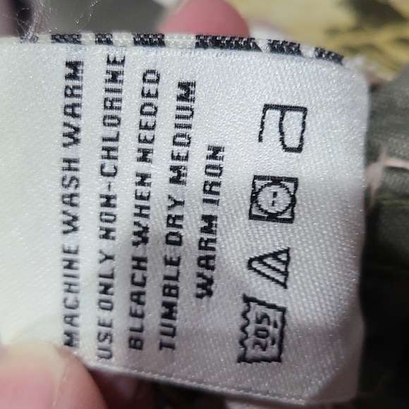 Relaxed Fit Cargo Shorts Size 36 - Olive - New - Picture 10 of 11